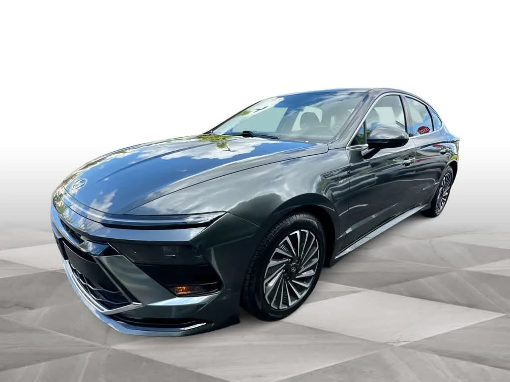 2025 Hyundai Sonata Hybrid SEL photo 4