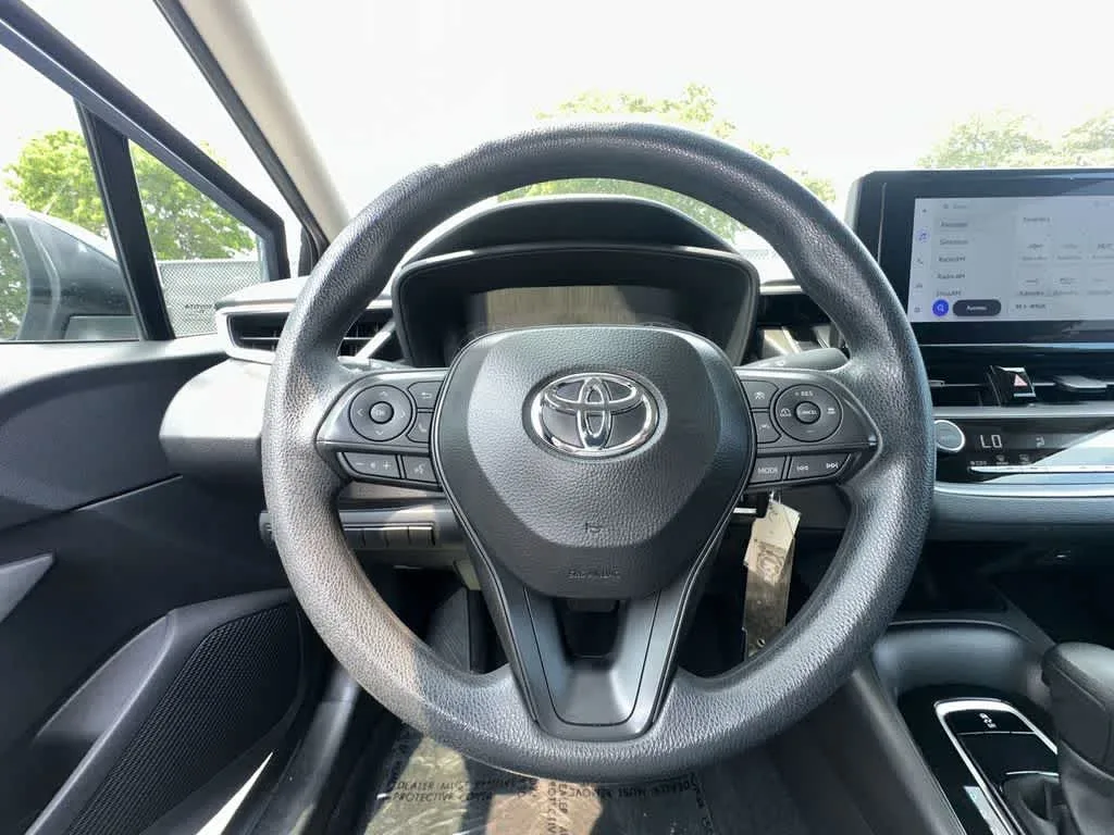 2025 Toyota Corolla LE photo 15