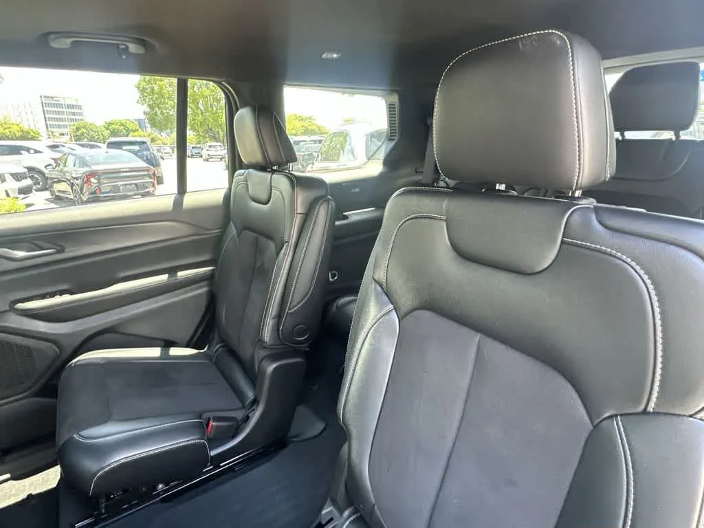 2024 Jeep Grand Cherokee L Altitude X photo 15