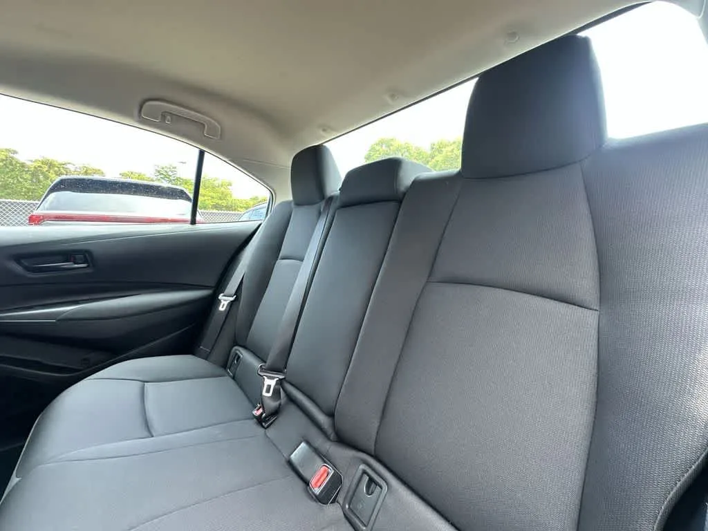 2025 Toyota Corolla LE photo 22