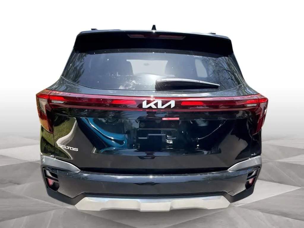 2026 Kia Seltos EX photo 7