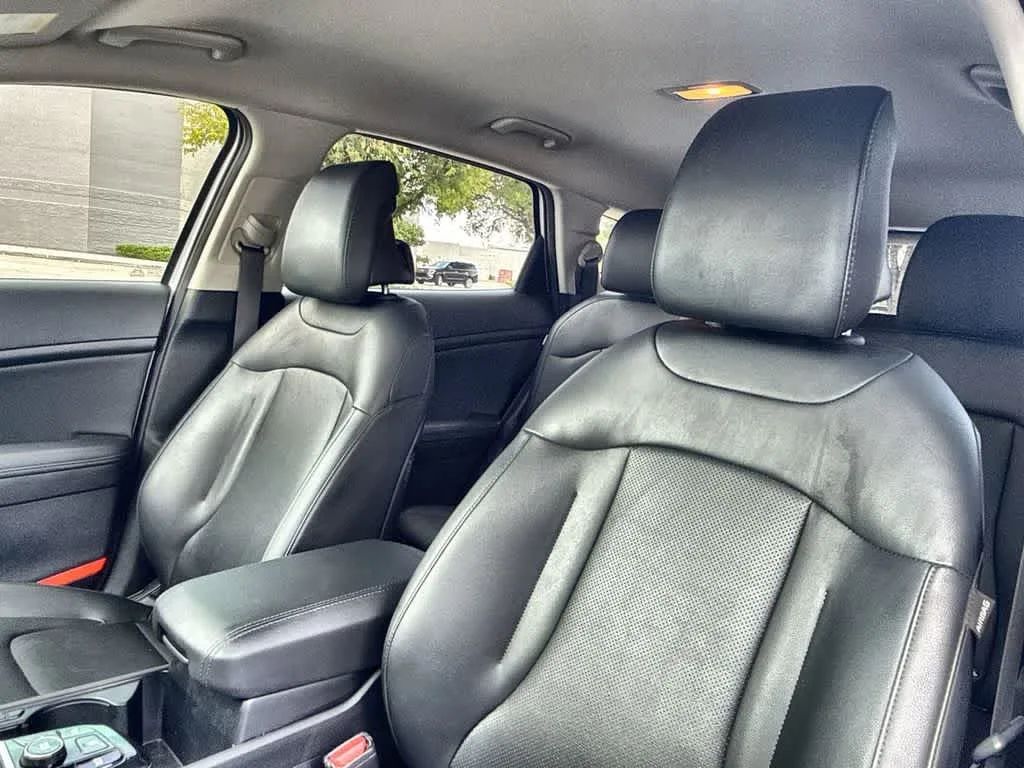 2025 Kia Sportage EX photo 14