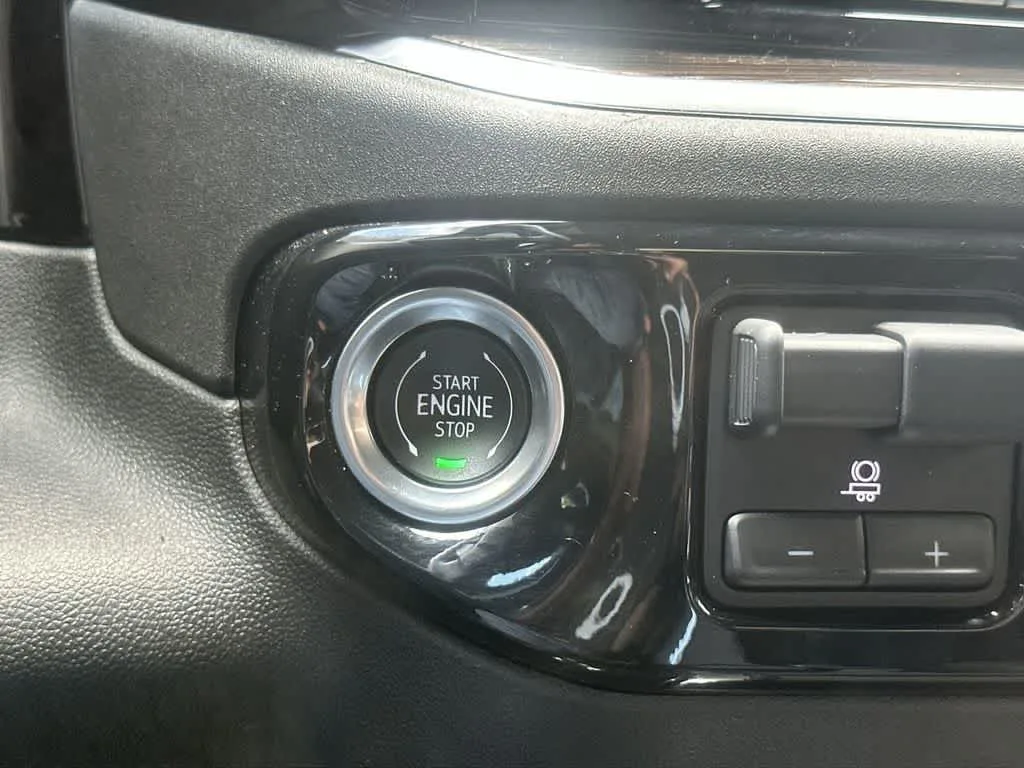 2025 Chevrolet Silverado 1500 RST photo 24