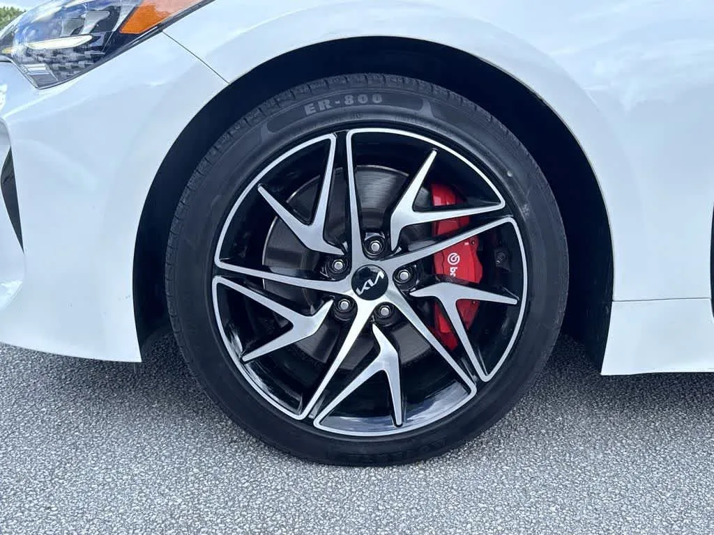 2023 Kia Stinger GT-Line photo 11