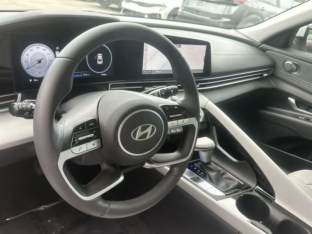 2024 Hyundai Elantra Limited photo 20