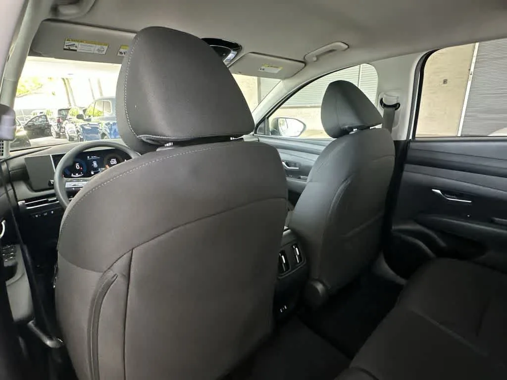 2026 Hyundai Tucson SEL photo 16