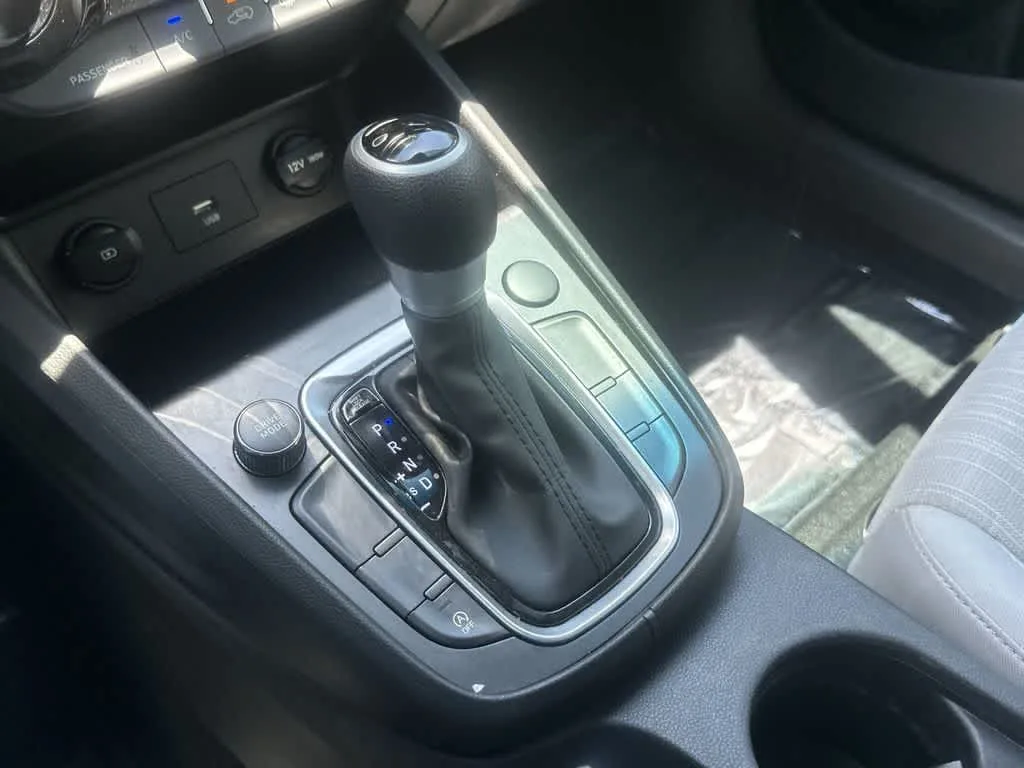 2023 Hyundai Kona SEL photo 28