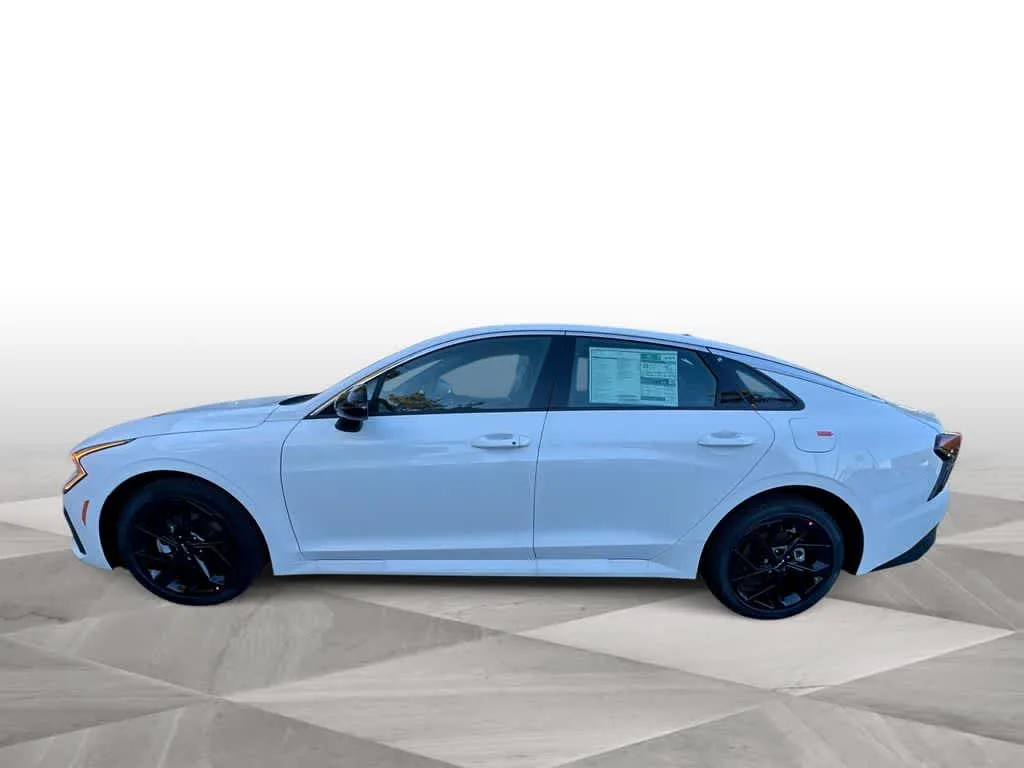 2026 Kia K5 GT-Line photo 5