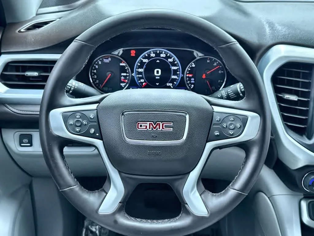 2023 GMC Acadia SLT photo 15