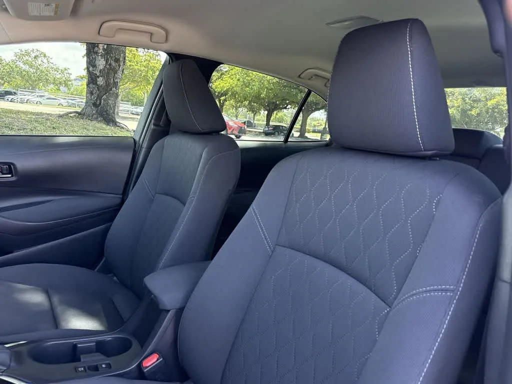 2025 Toyota Corolla LE photo 14