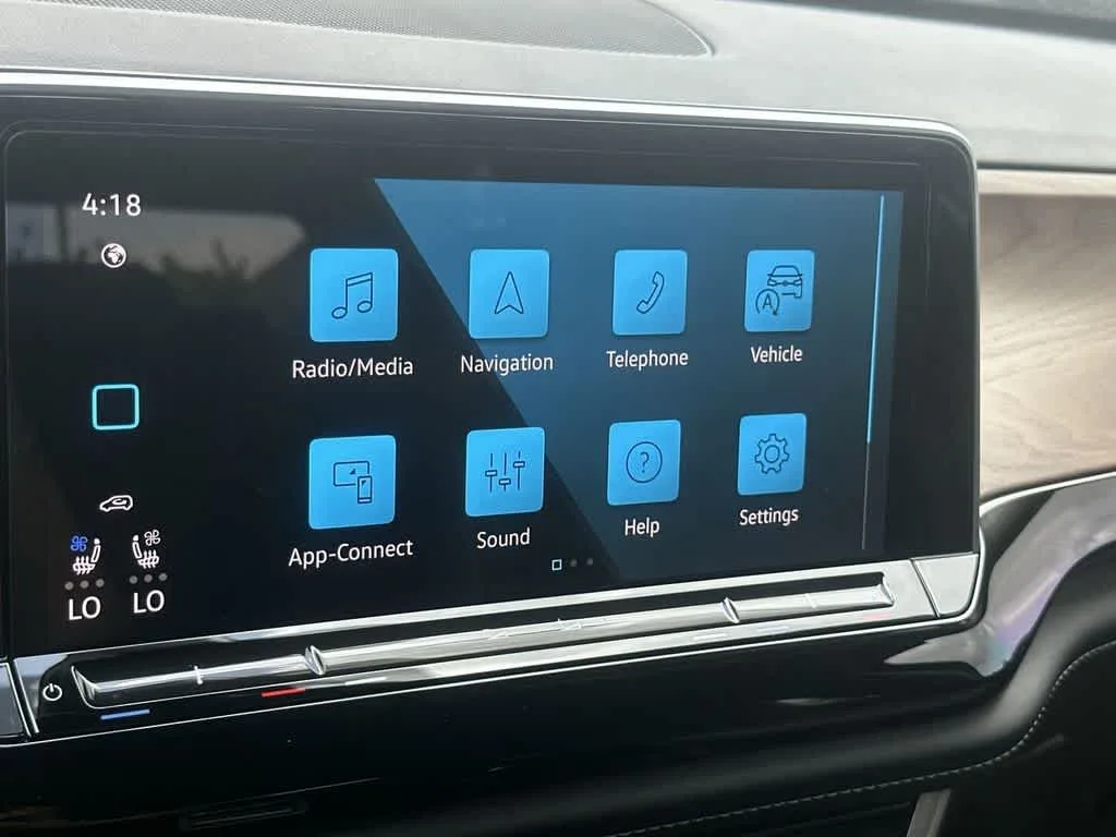 2024 Volkswagen Atlas 2.0T SE w/Technology photo 25