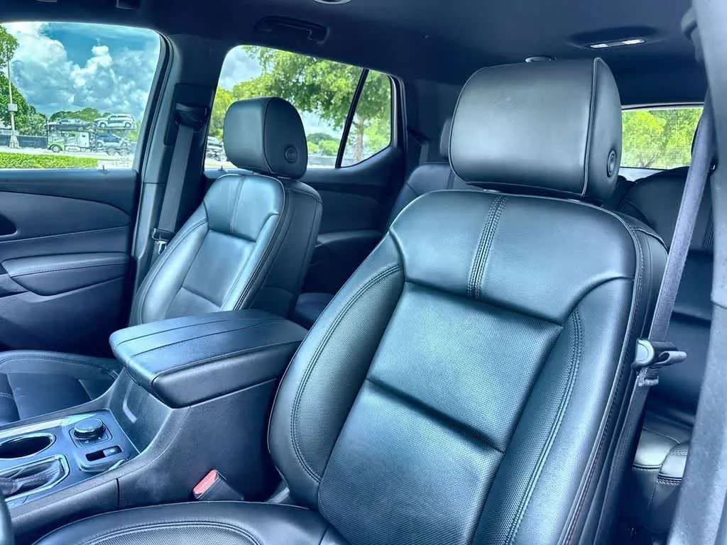 2023 Chevrolet Traverse RS photo 14