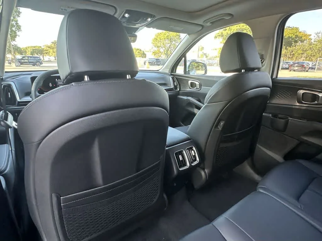 2026 Kia Sorento S photo 23