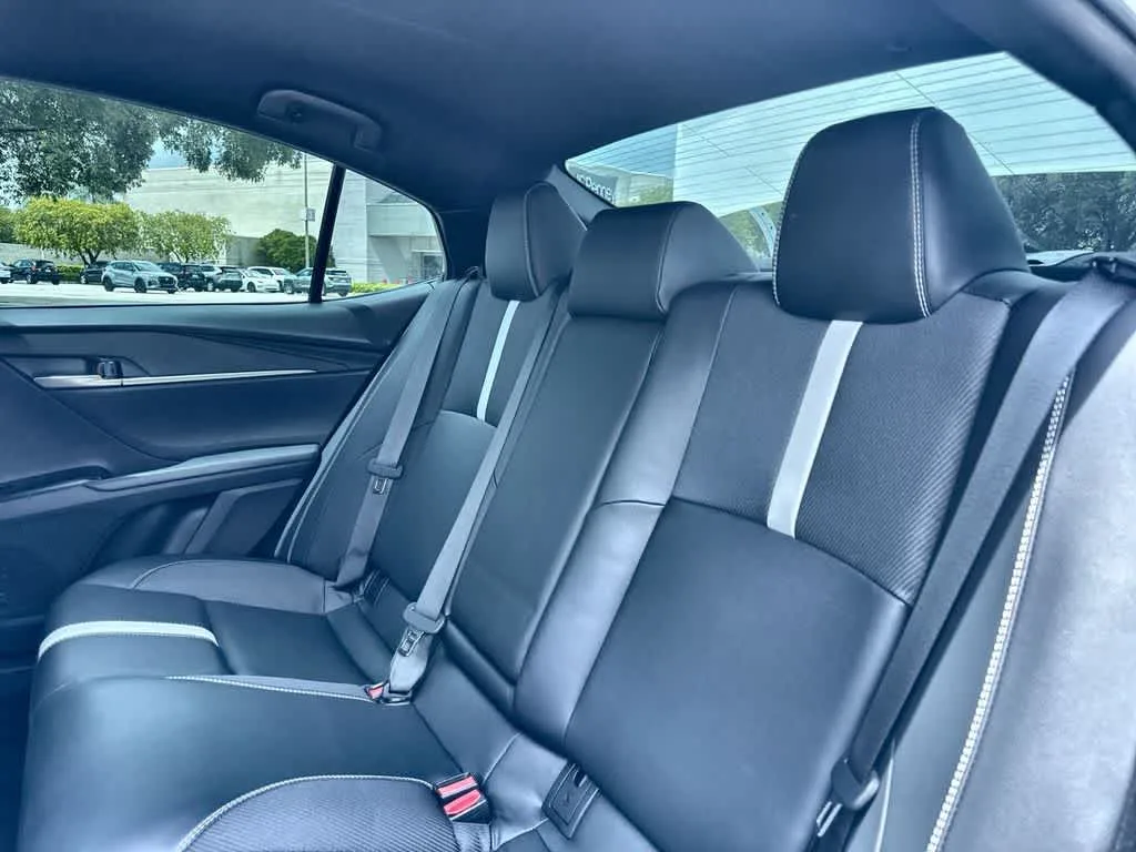 2025 Toyota Camry SE photo 22
