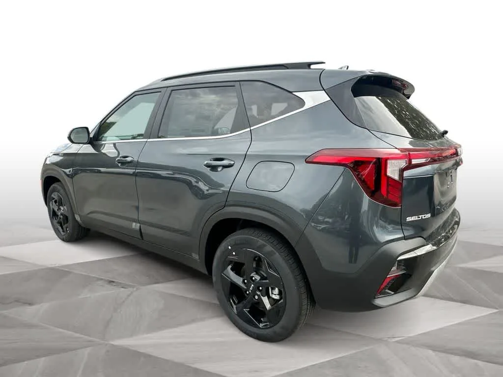 2026 Kia Seltos EX photo 6