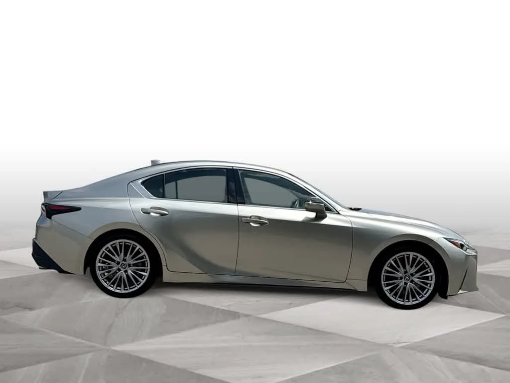 2023 Lexus IS 300 photo 9