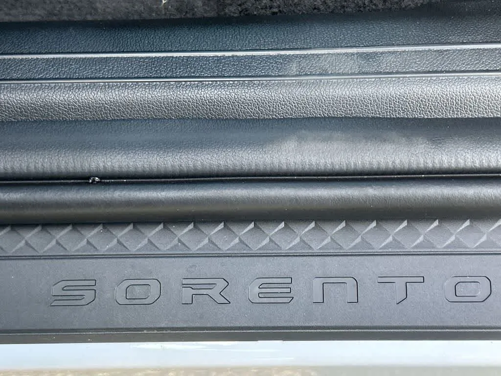 2026 Kia Sorento LX photo 10