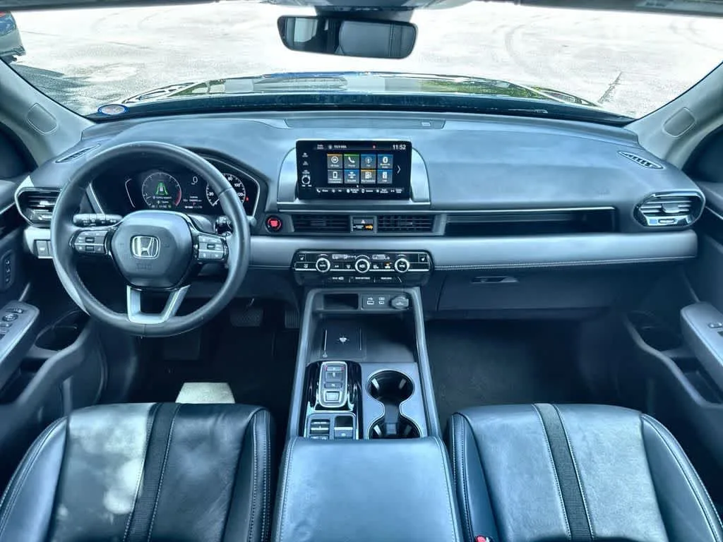 2023 Honda Pilot EX-L 7 Passenger photo 24
