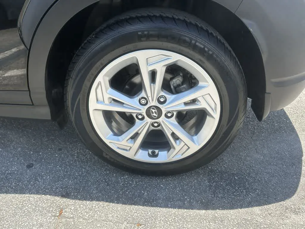 2023 Hyundai Kona SEL photo 10