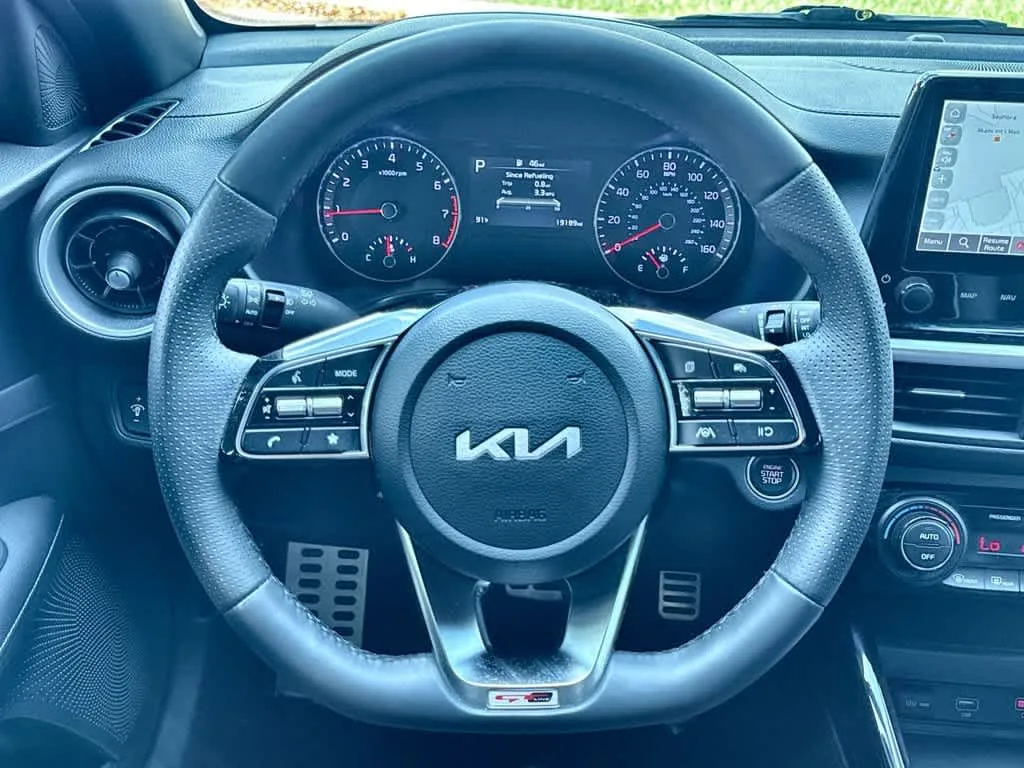 2023 Kia Forte GT-Line photo 15