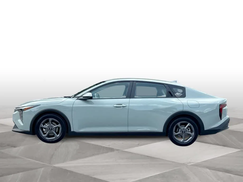 2025 Kia K4 LXS photo 5