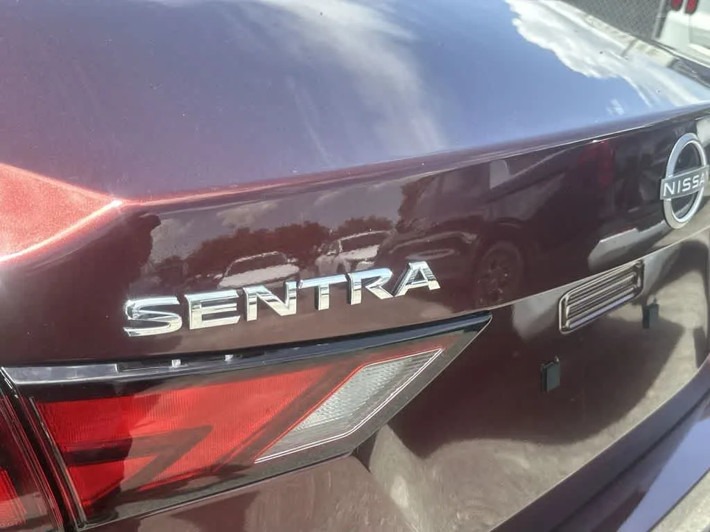 2025 Nissan Sentra SV photo 11