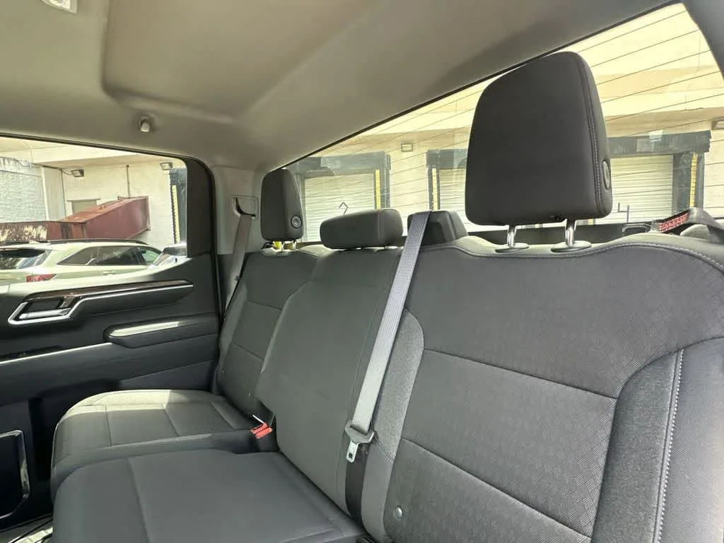 2025 Chevrolet Silverado 1500 RST photo 15