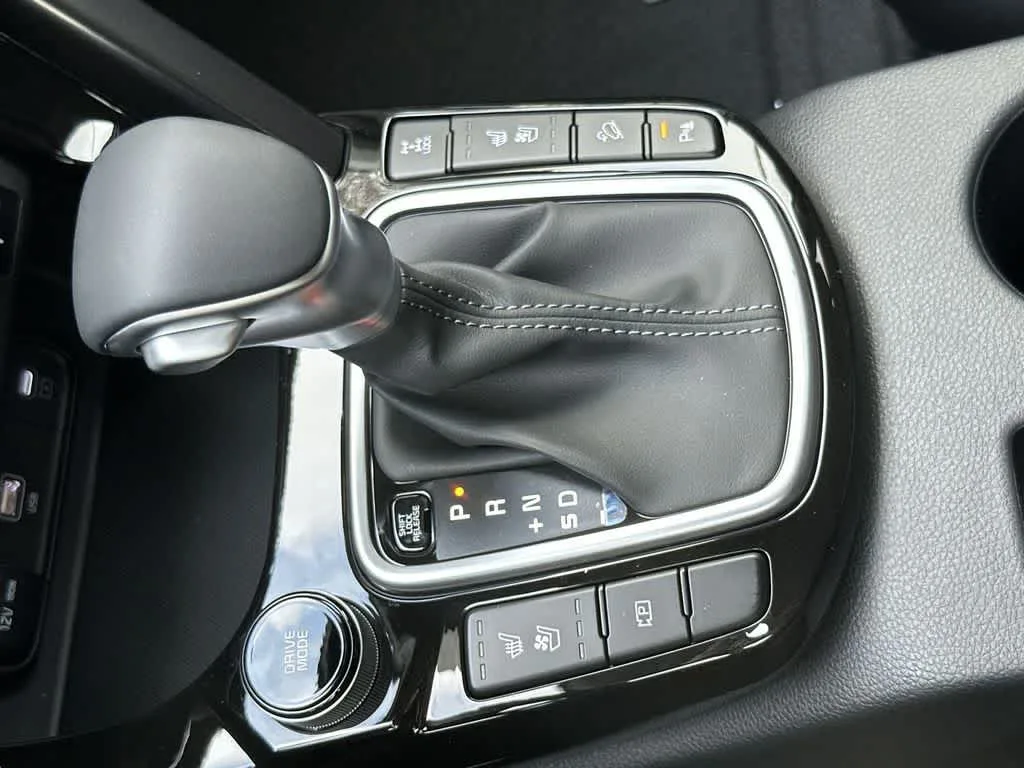 2026 Kia Seltos SX photo 21