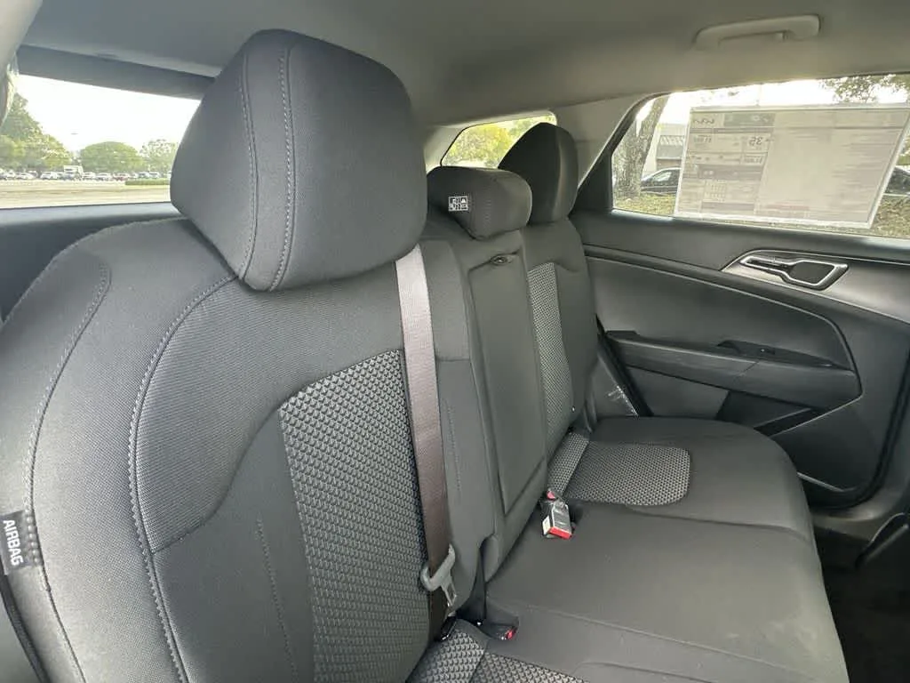 2026 Kia Sportage Hybrid S photo 26