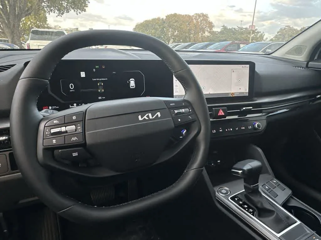 2026 Kia Sportage SX photo 13