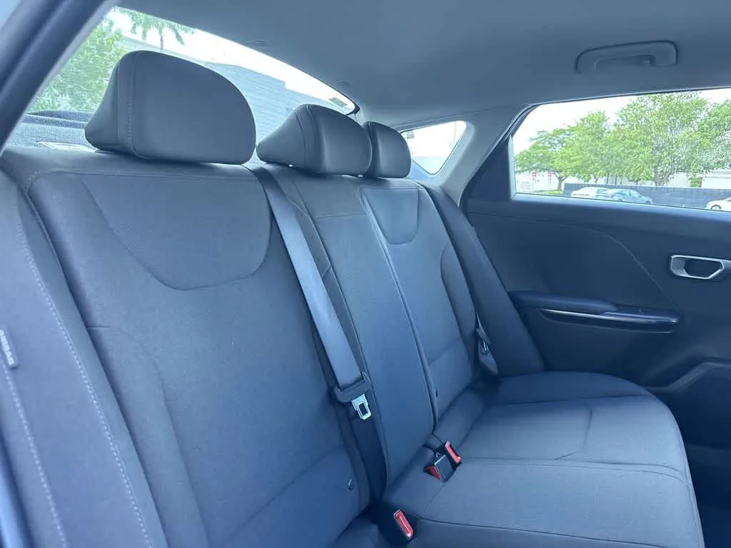 2026 Kia K4 LXS photo 26