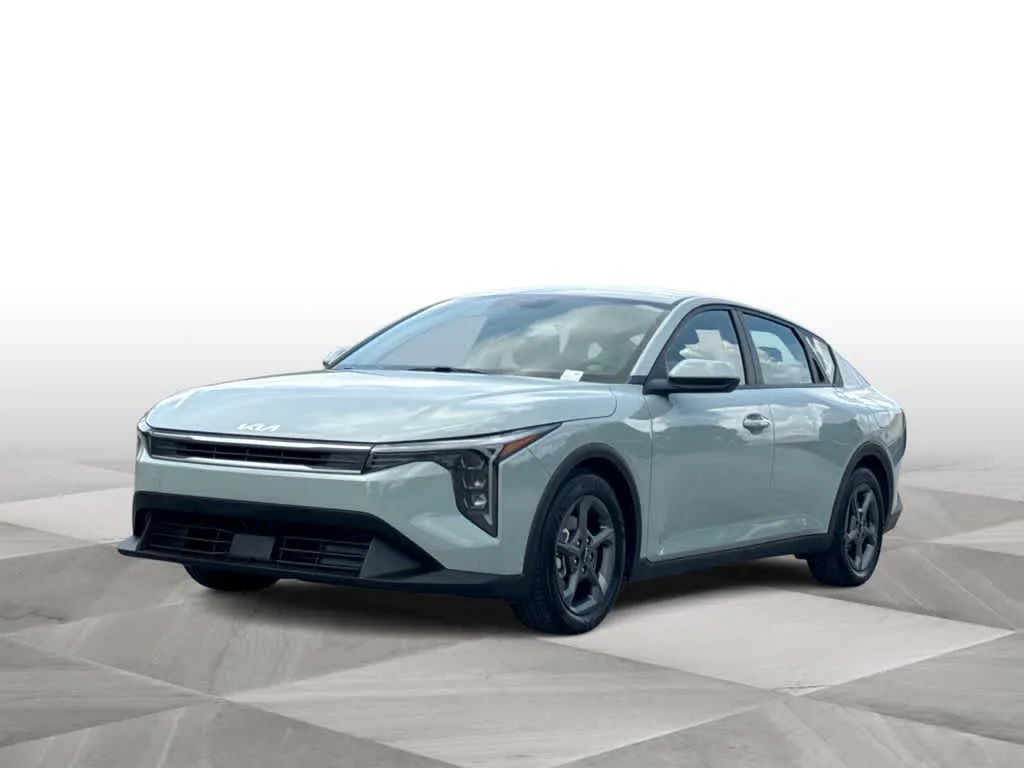 2025 Kia K4 LXS photo 4