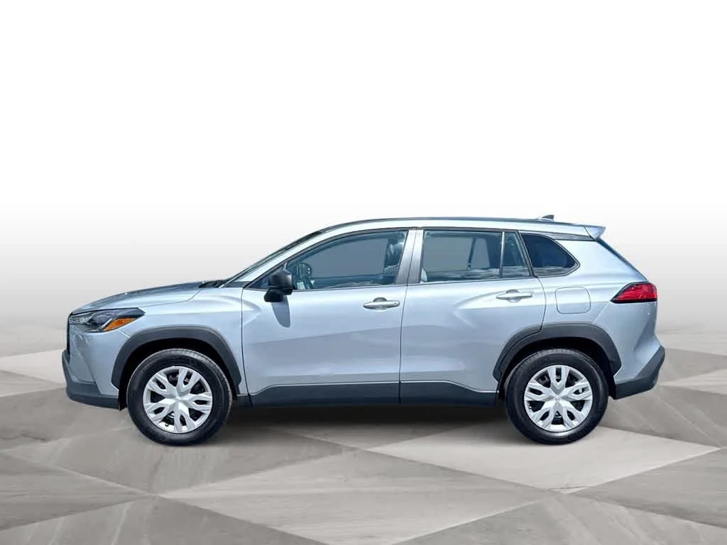 2023 Toyota Corolla Cross L photo 5