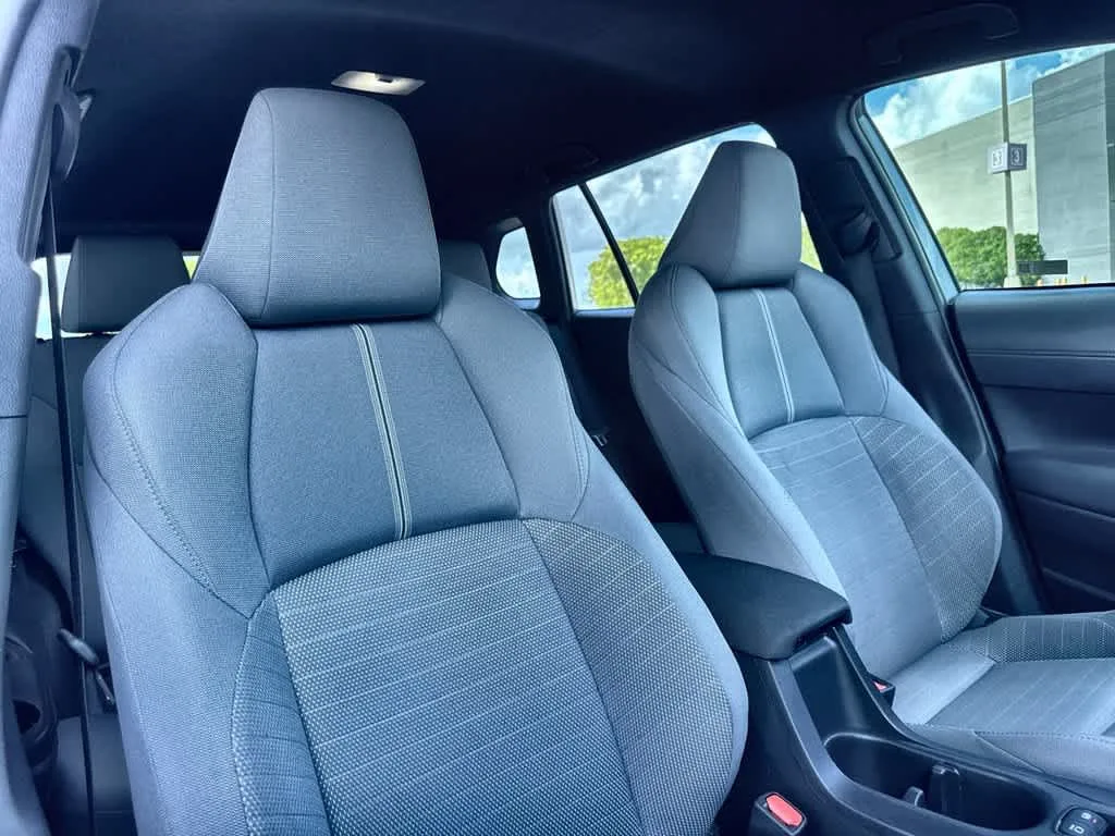 2025 Toyota Corolla Cross Hybrid SE photo 27