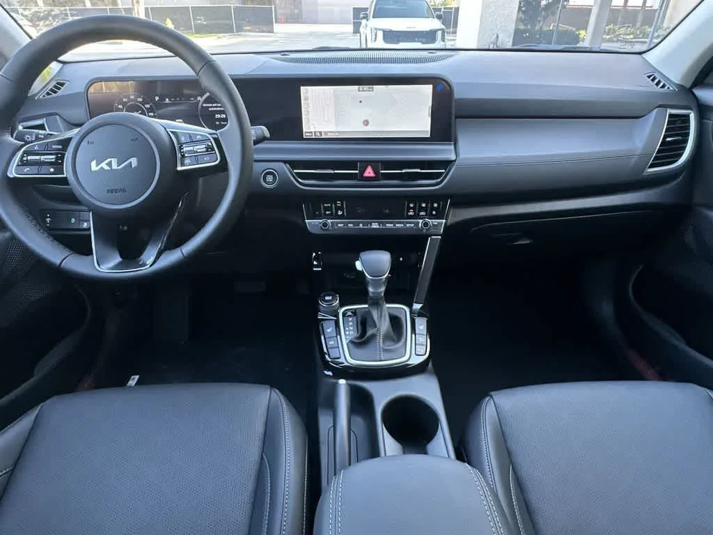 2026 Kia Seltos EX photo 24