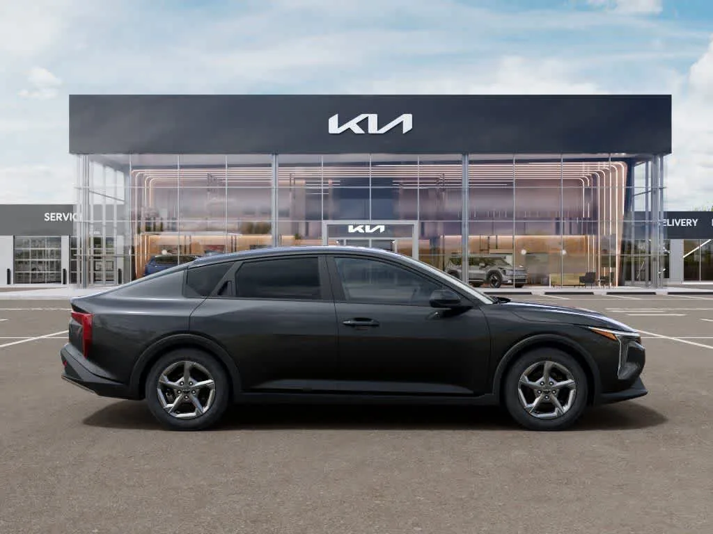 2026 Kia K4 LXS photo 7