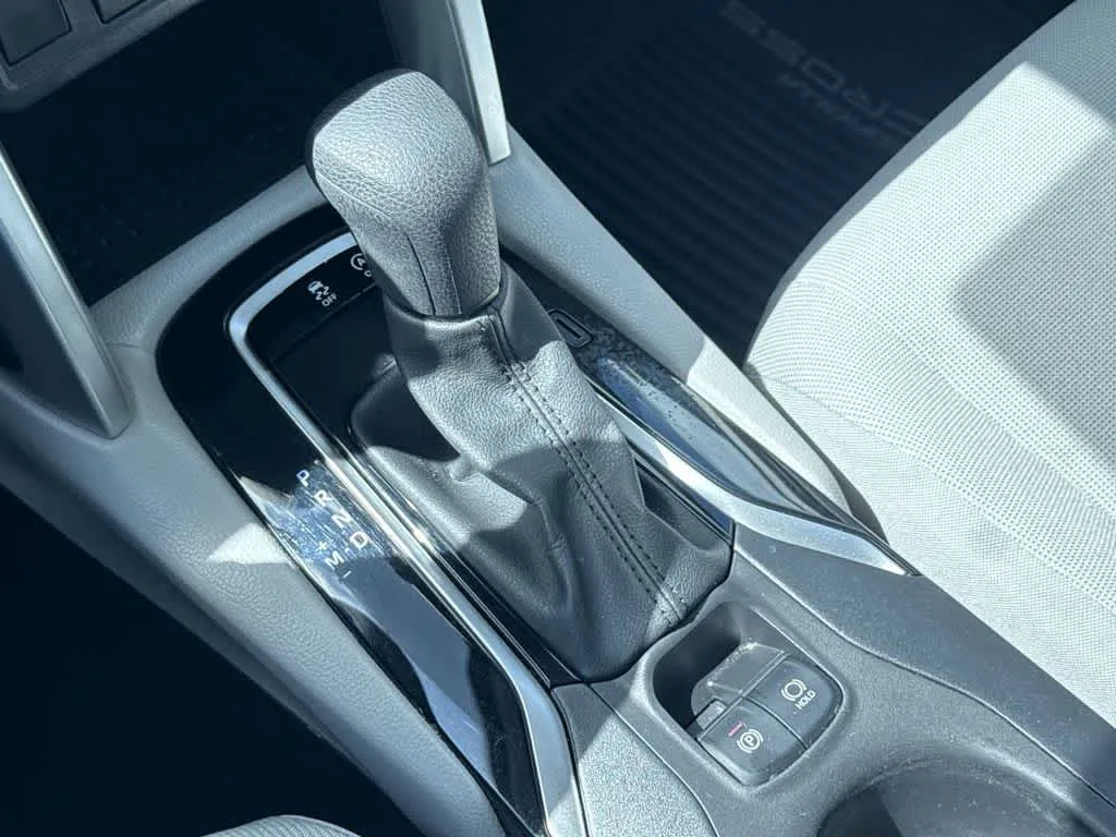 2023 Toyota Corolla Cross L photo 21