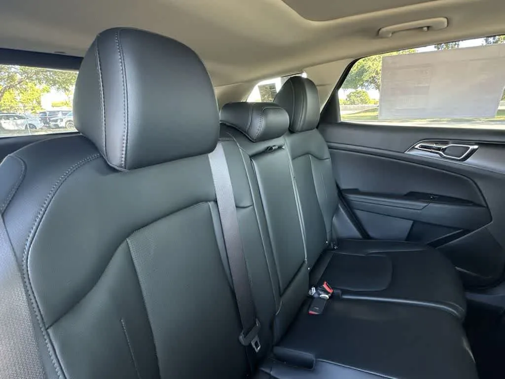 2026 Kia Sportage SX photo 26