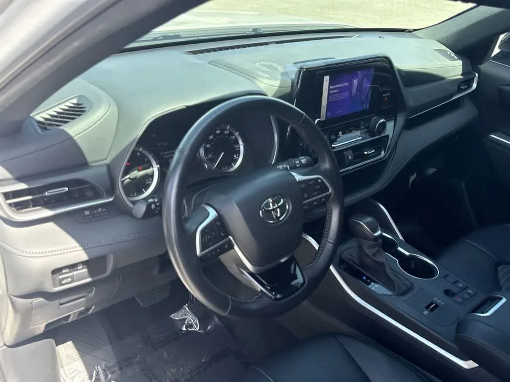 2024 Toyota Highlander XSE photo 13