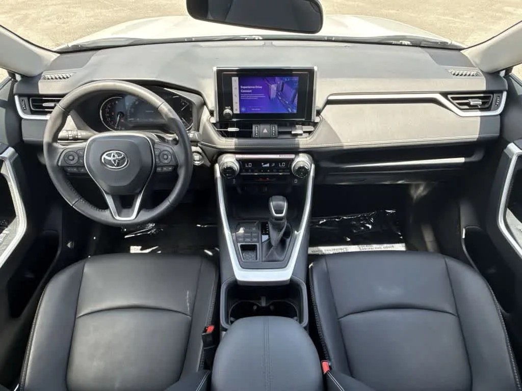 2025 Toyota RAV4 XLE Premium photo 24