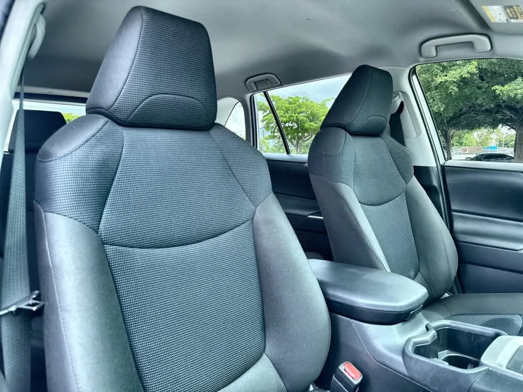2024 Toyota RAV4 Hybrid LE photo 27