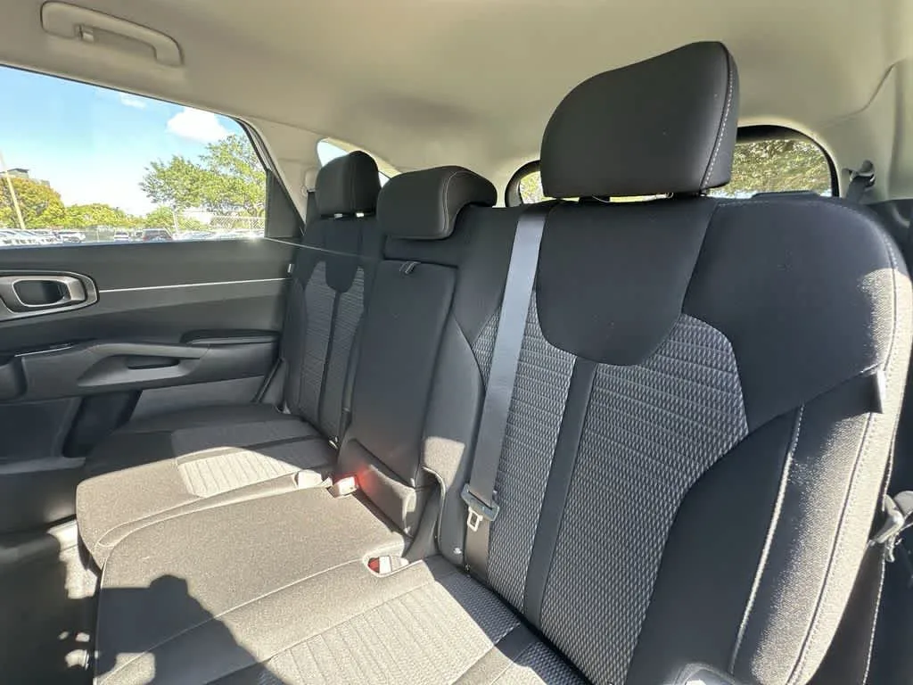 2026 Kia Sorento LX photo 22