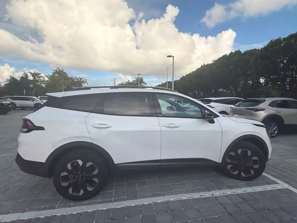 2023 Kia Sportage X-Line photo 5