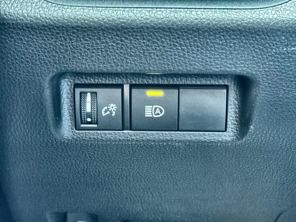 2024 Toyota RAV4 Hybrid LE photo 17