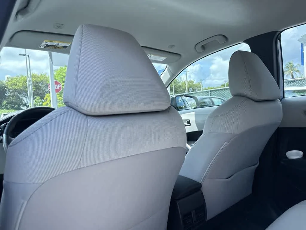 2023 Toyota Corolla Cross L photo 23