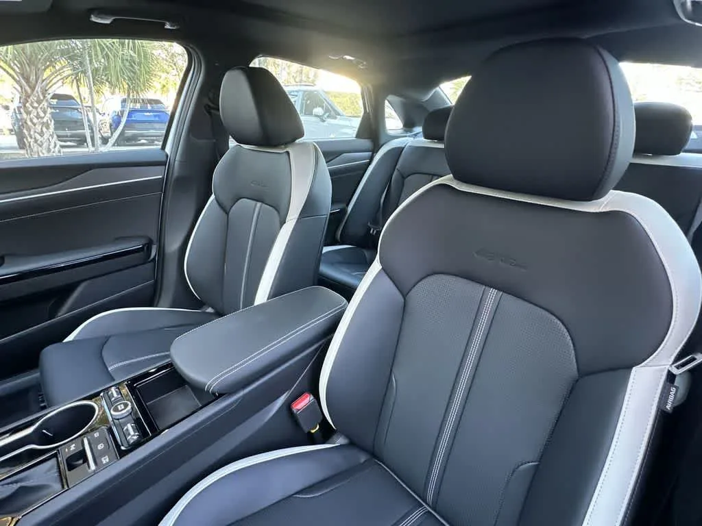 2026 Kia K5 GT-Line photo 14
