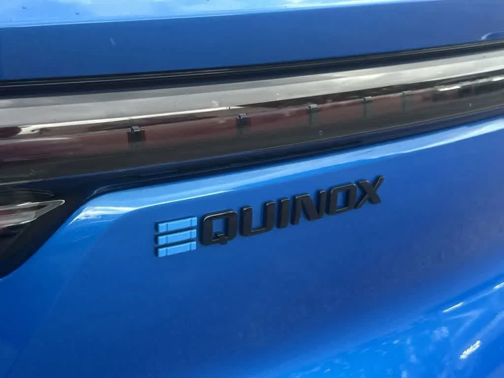 2026 Chevrolet Equinox EV RS photo 11