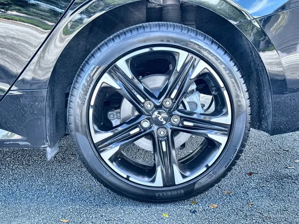 2024 Kia K5 GT-Line photo 11