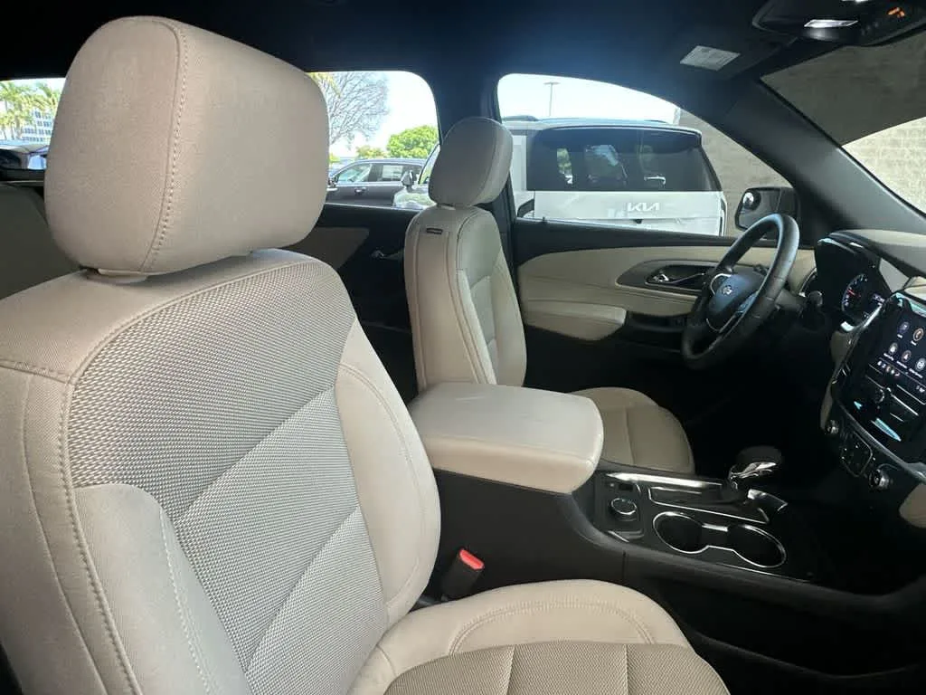 2023 Chevrolet Traverse LS photo 27
