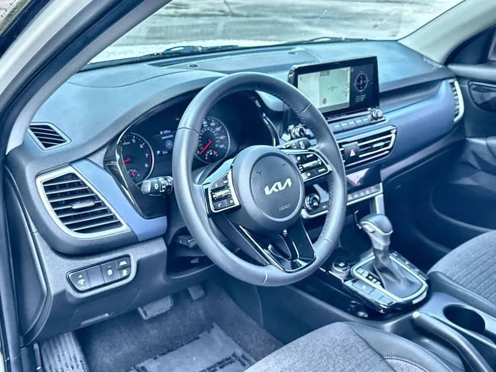 2022 Kia Seltos Nightfall photo 13